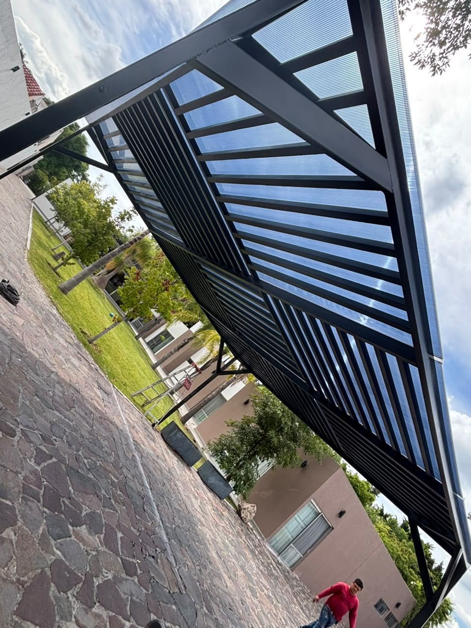 Pérgola con Policarbonato & Louvers