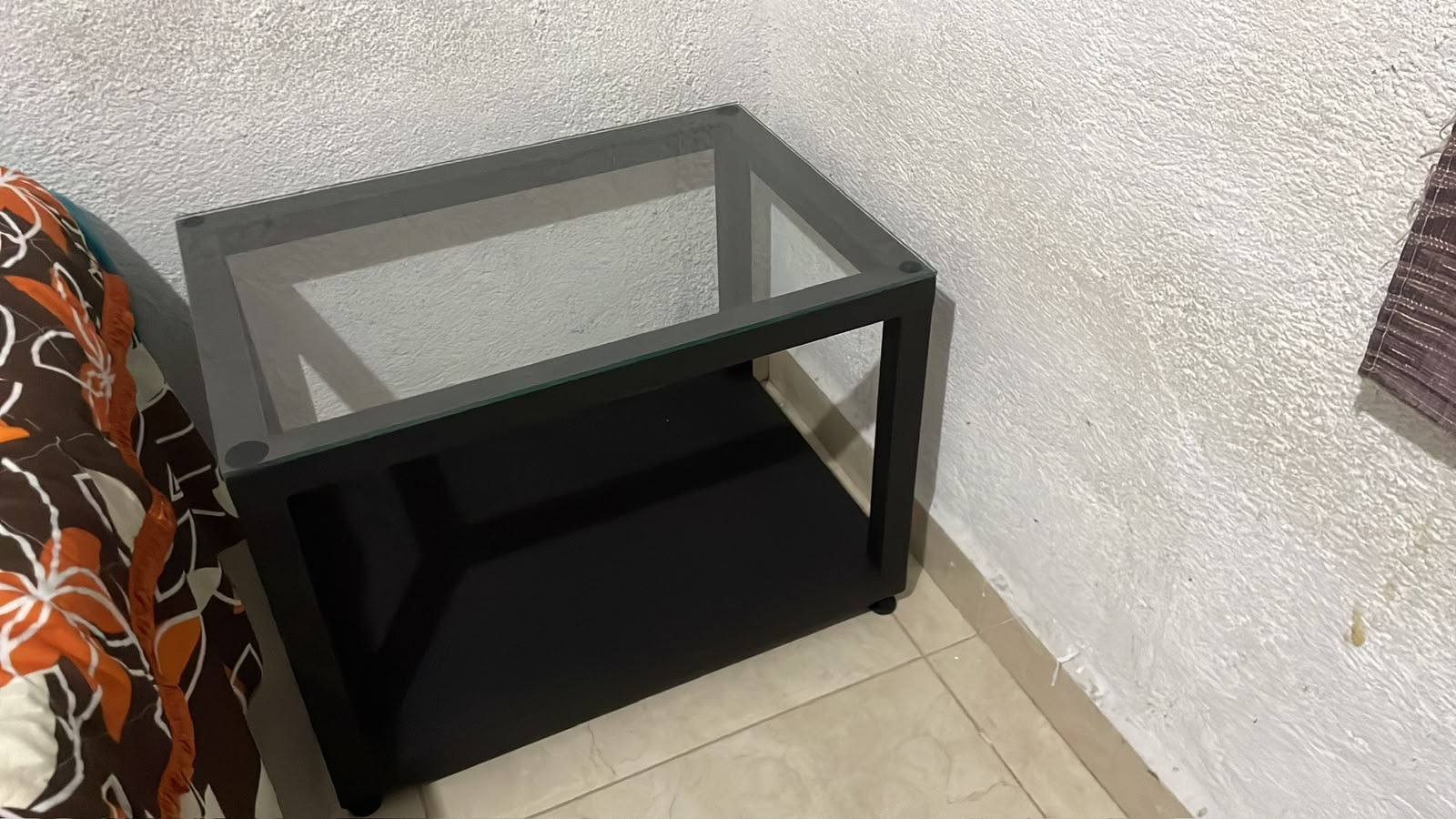 Mesa Lateral en Acero & Cristal