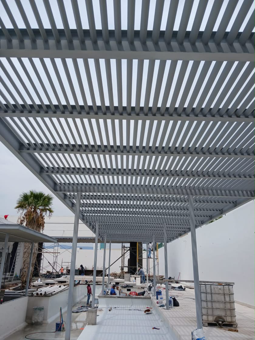 Pérgola Bioclimática en Alberca